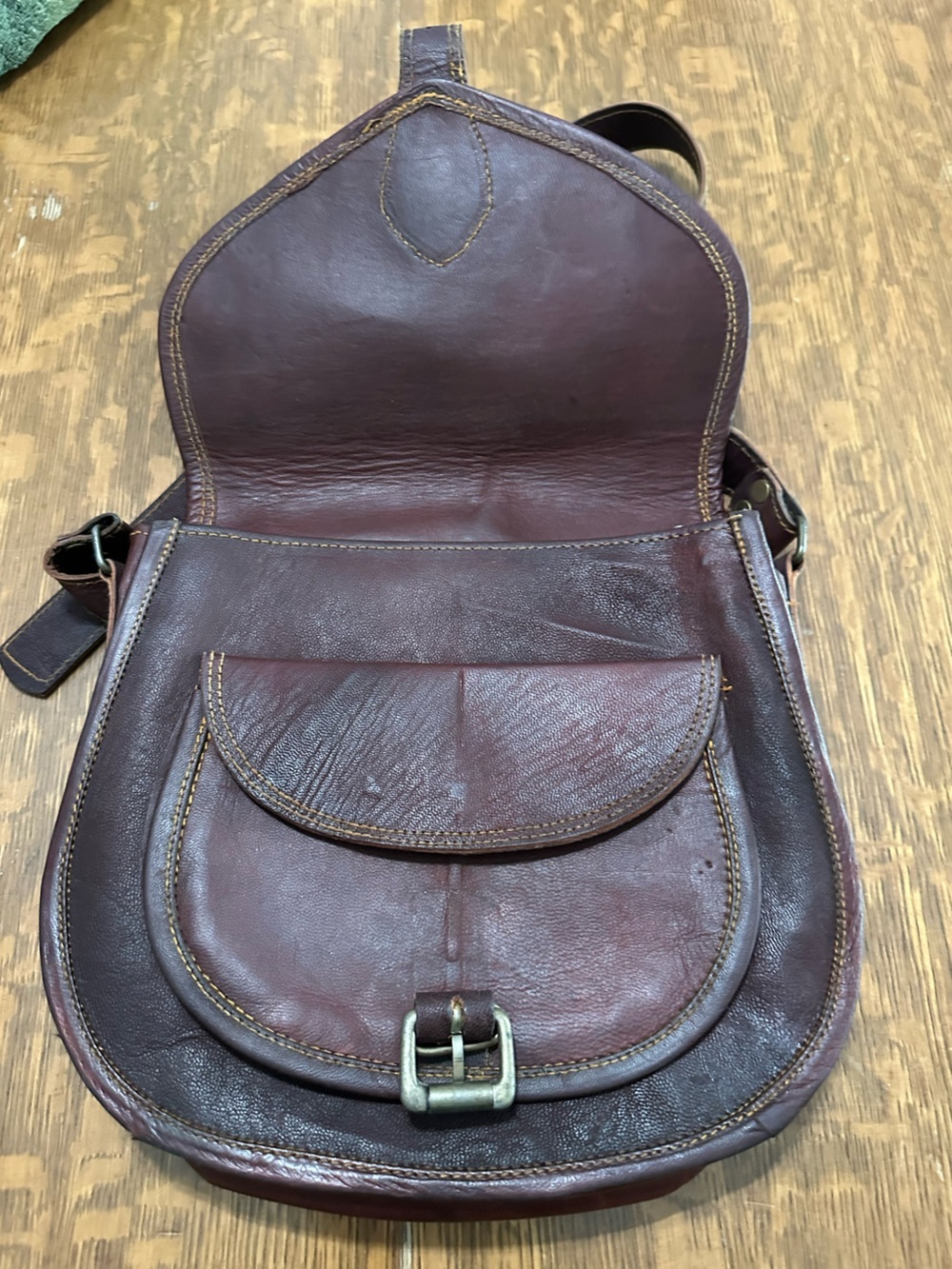Leather handmade crossbody bag - Picture 4 of 8